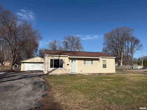 Homes For Sale - 1480 Russell Avenue<br/> Knox County, Galesburg, IL 61401