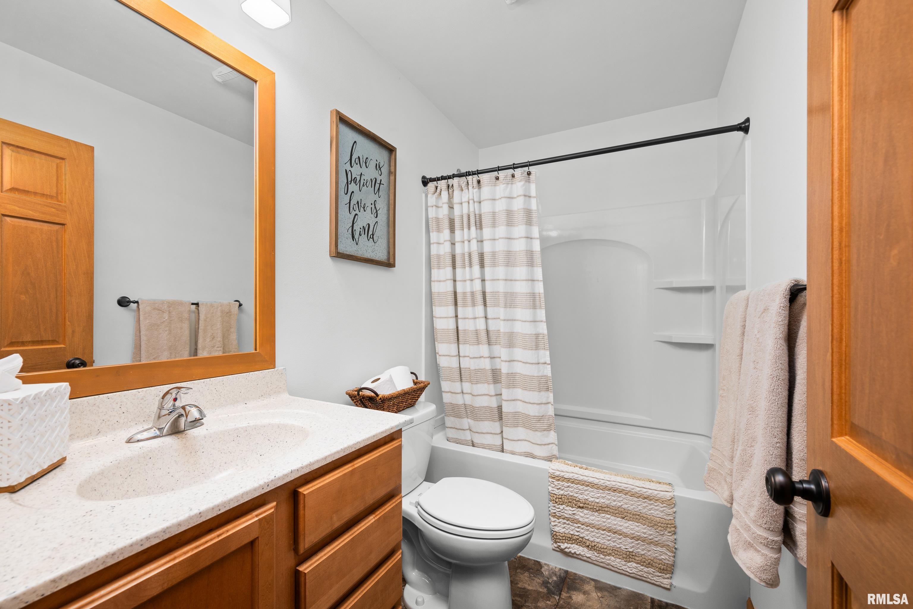 6029 Deere Creek Lane, Davenport, Iowa image 30