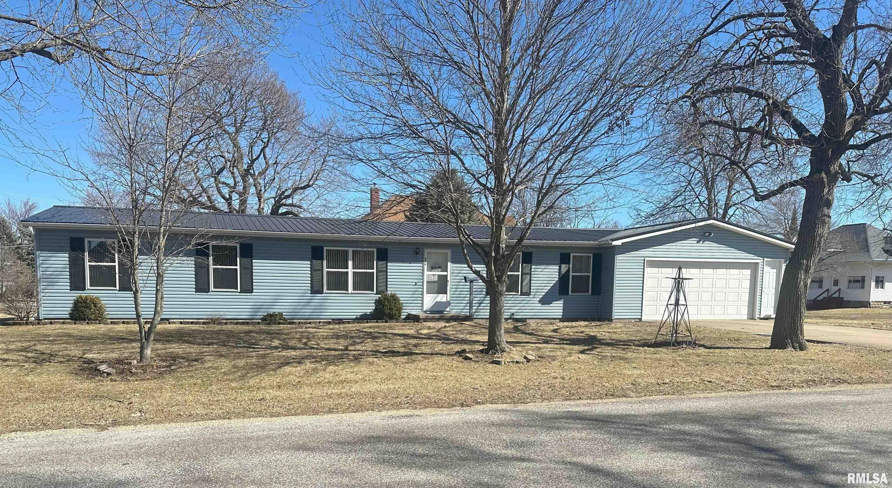 206 Clayton St, Benson, Illinois image 1