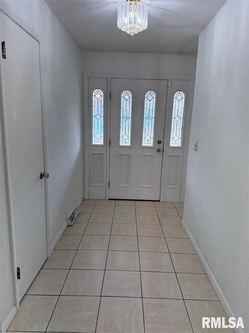 20 Indian Trail, Macomb, Illinois image 4