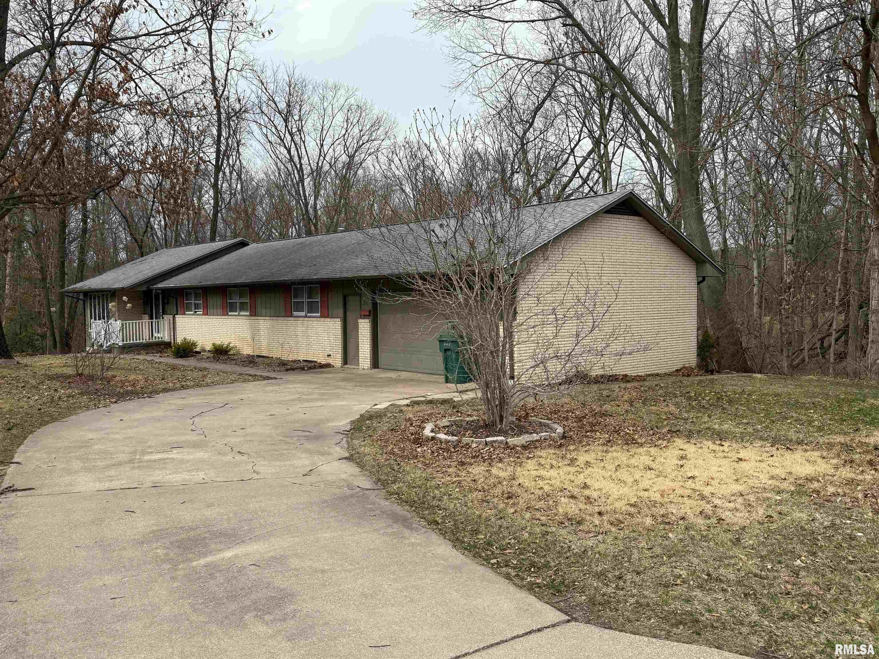 20 Indian Trail, Macomb, Illinois image 1