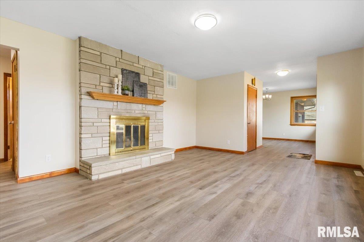 219 E Parkside Drive, Washburn, Illinois image 9