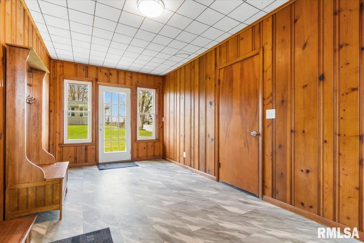219 E Parkside Drive, Washburn, Illinois image 31
