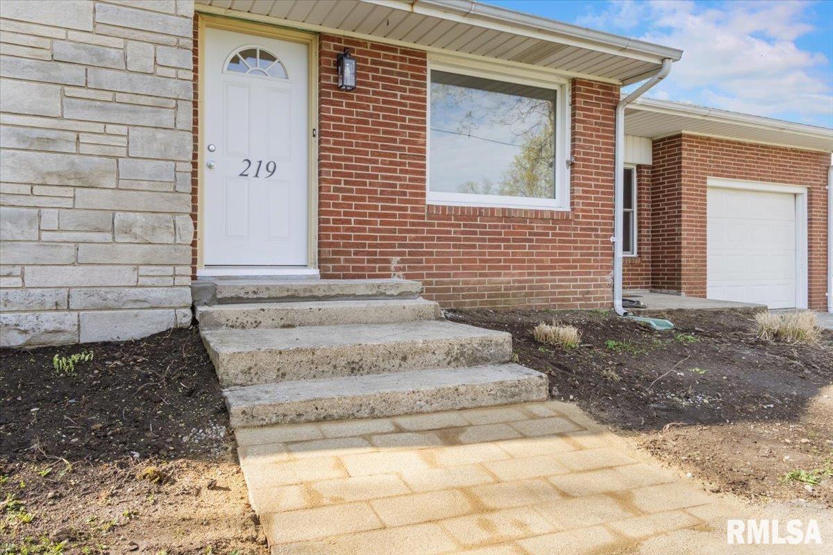 219 E Parkside Drive, Washburn, Illinois image 5