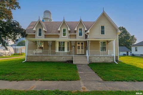Homes For Sale - 102 N Mason Street<br/> Logan County, New Holland, IL 62671