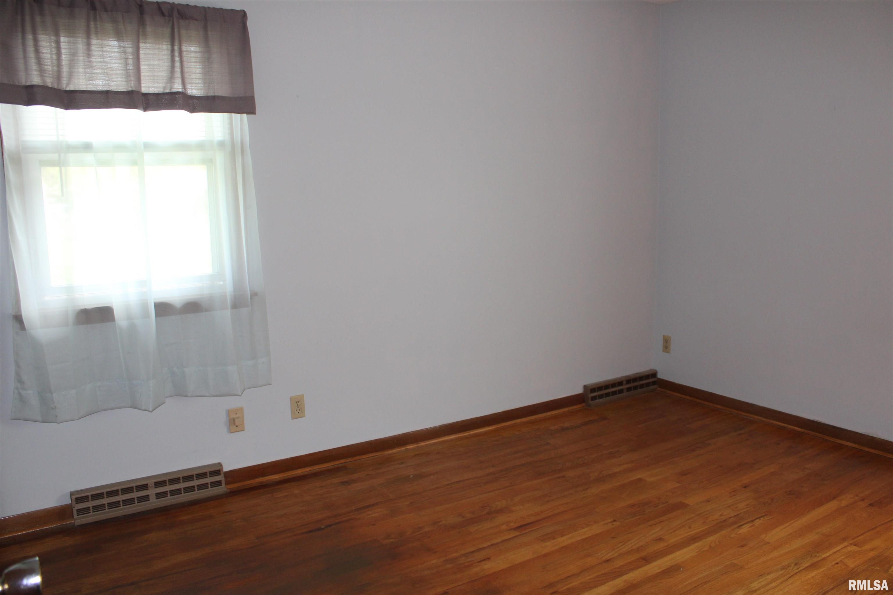 2107 W 38th Place, Davenport, Iowa image 20