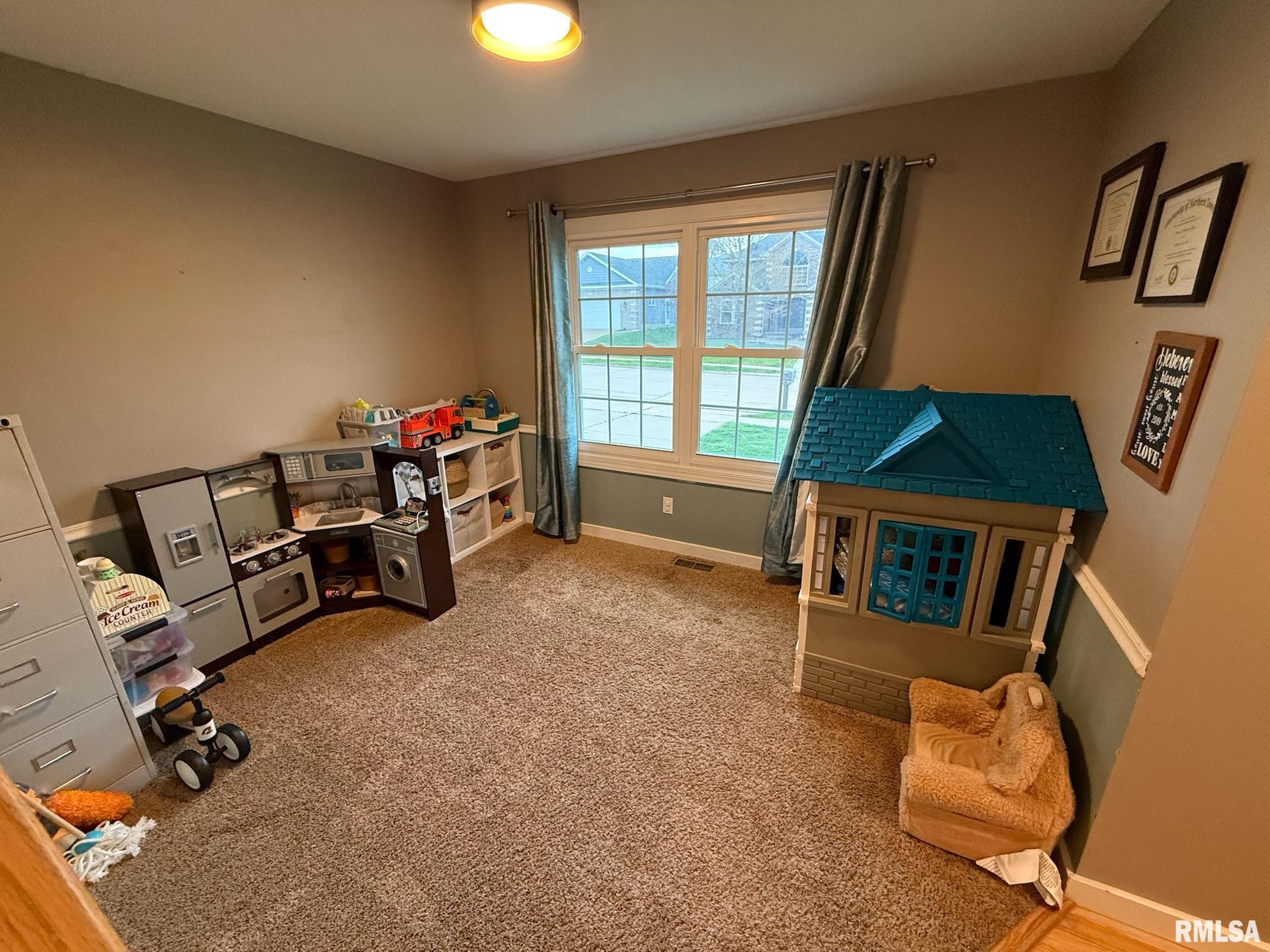 4210 N Oak Street, Davenport, Iowa image 13