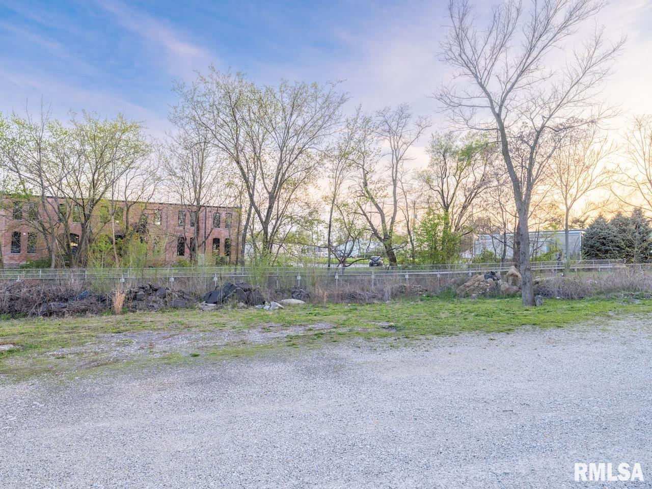 E Moneta Avenue, Peoria Heights, Illinois image 9