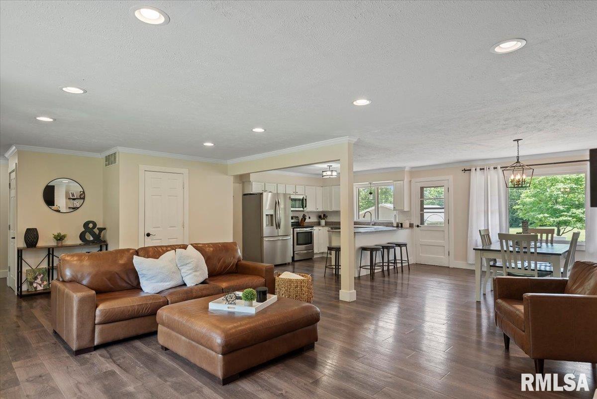 2314 E Lake Shore Drive, Springfield, Illinois image 2