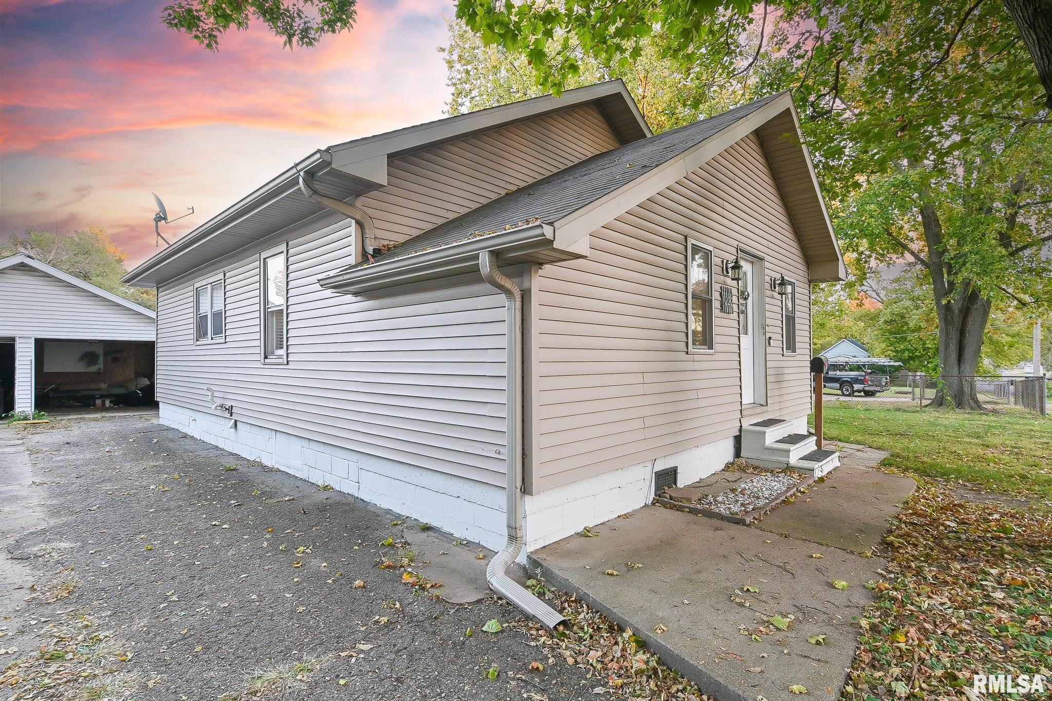 1222 Sommerset Street, Pekin, Illinois image 2