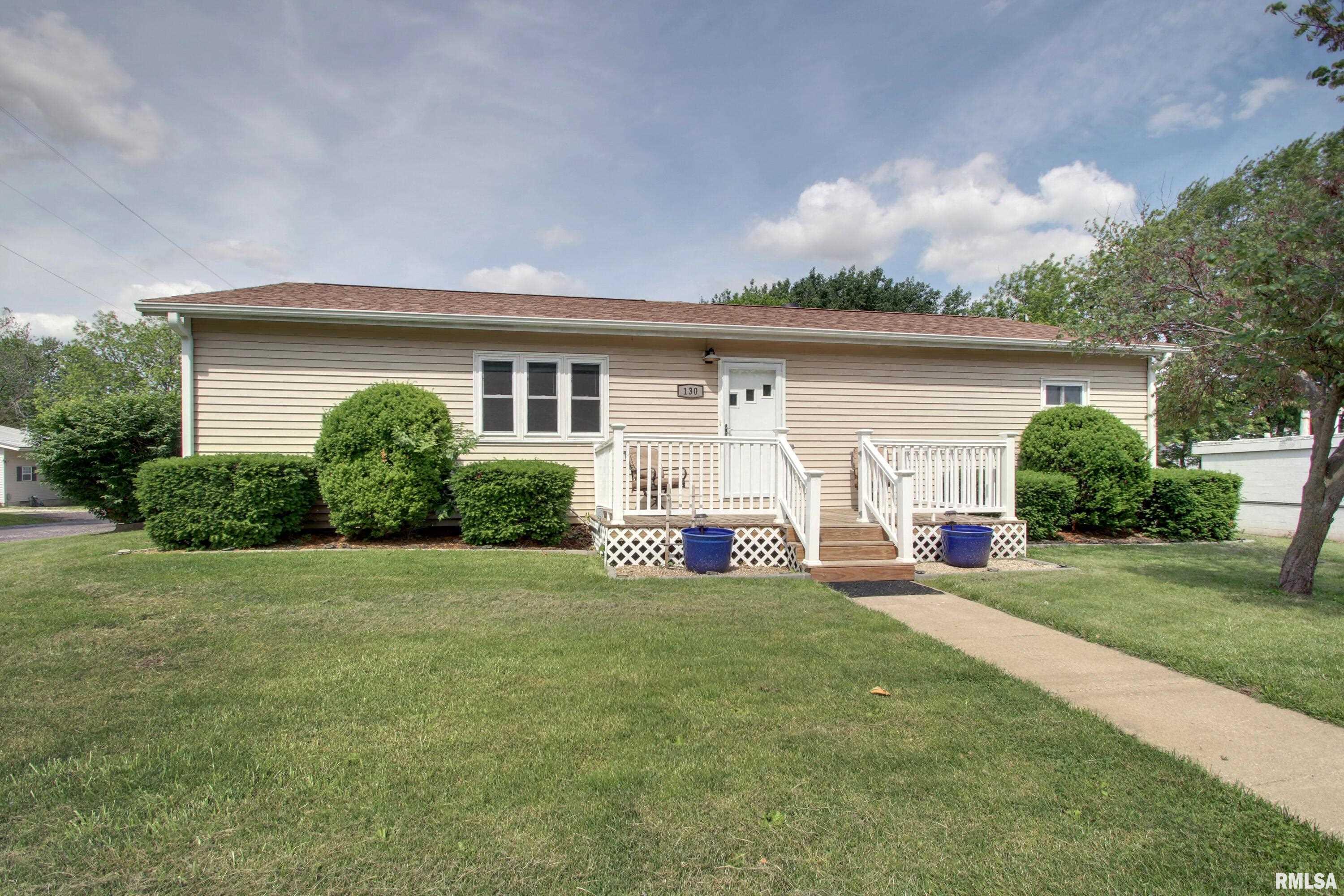130 S State Street, Mendon, Illinois image 1