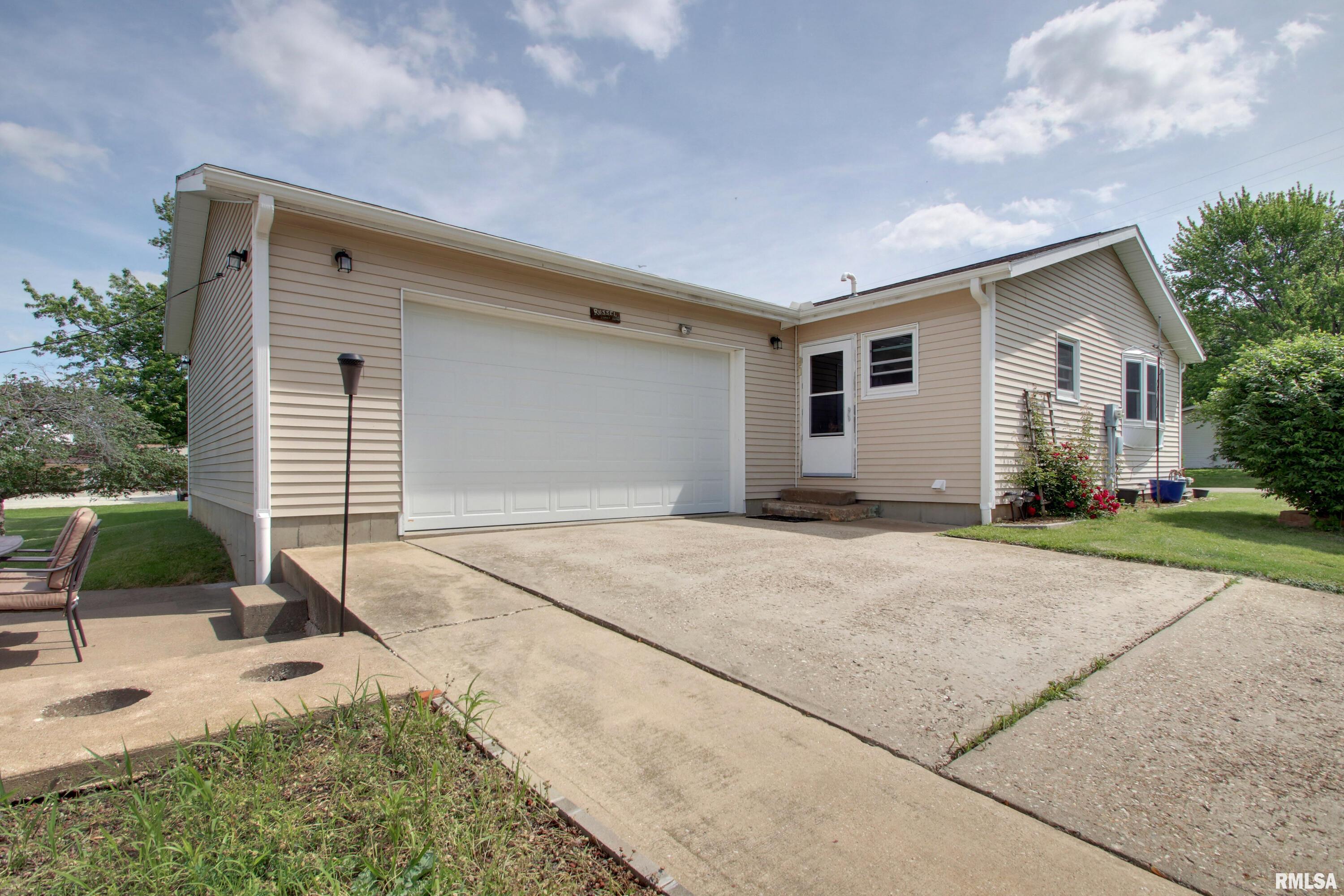 130 S State Street, Mendon, Illinois image 16