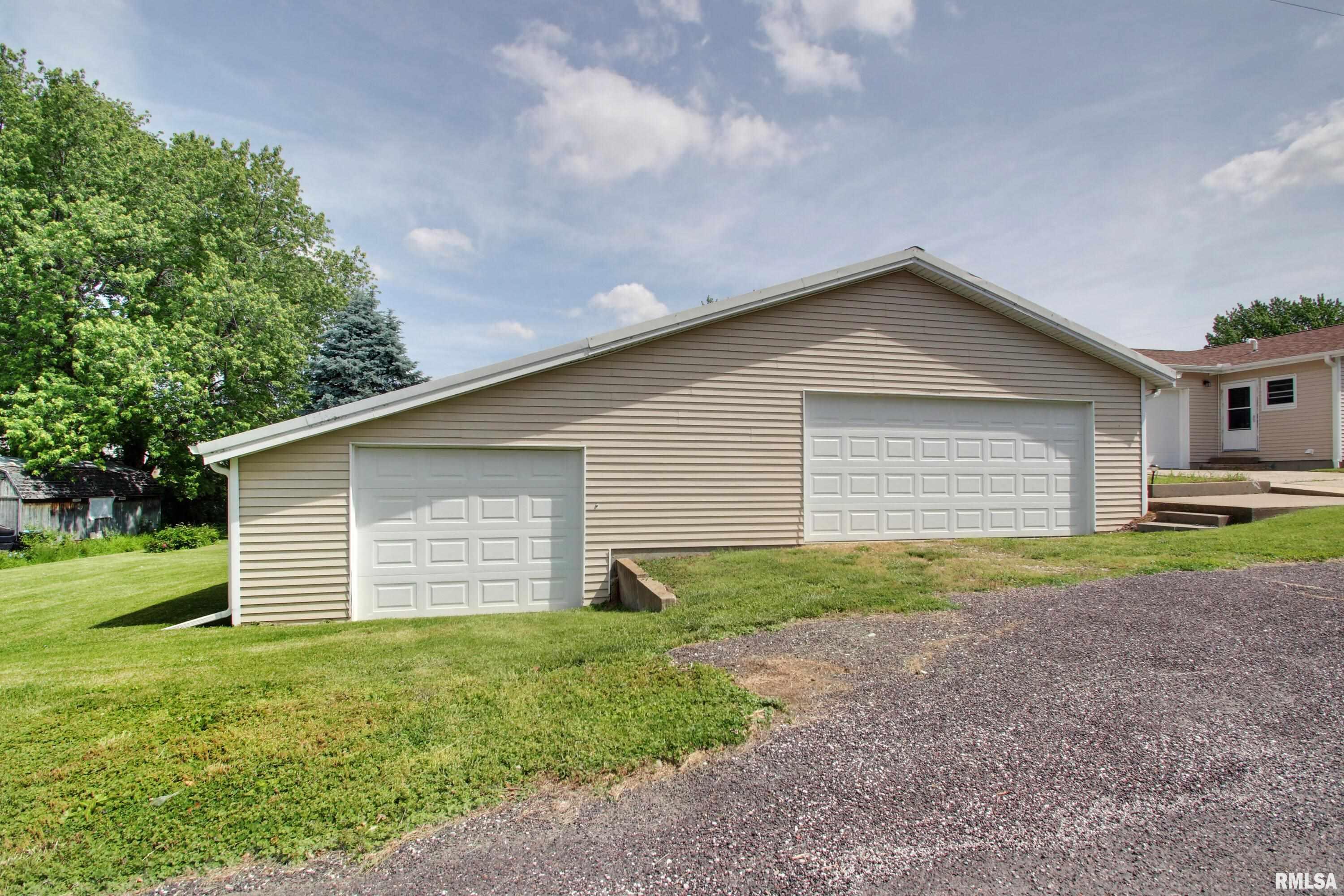 130 S State Street, Mendon, Illinois image 18