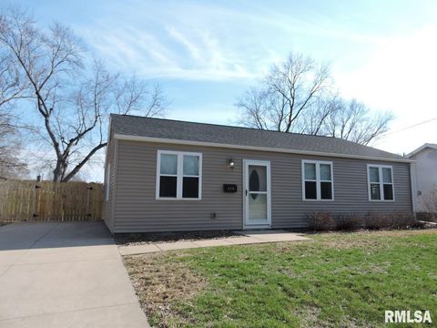 Homes For Sale - 610 Lasalle Boulevard<br/> Tazewell County, Marquette Heights, IL 61554