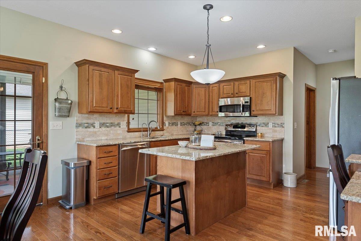 29 Elizabeth Place, Jacksonville, Illinois image 12