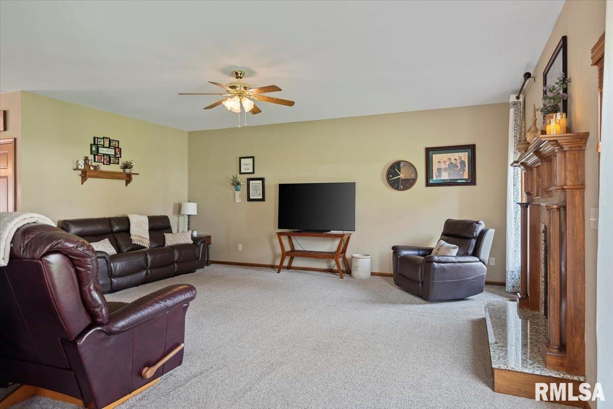 29 Elizabeth Place, Jacksonville, Illinois image 8