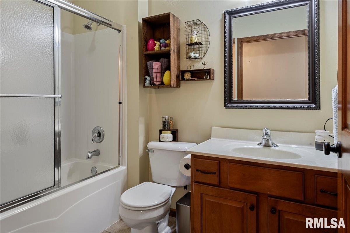 29 Elizabeth Place, Jacksonville, Illinois image 28