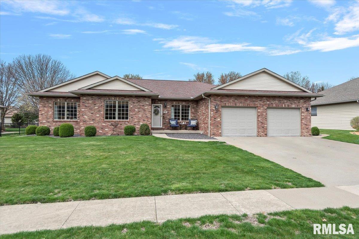 29 Elizabeth Place, Jacksonville, Illinois image 1