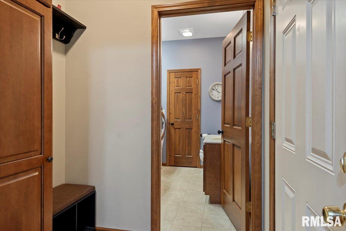 29 Elizabeth Place, Jacksonville, Illinois image 17