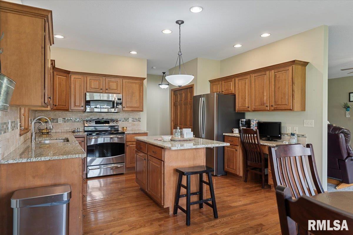 29 Elizabeth Place, Jacksonville, Illinois image 13