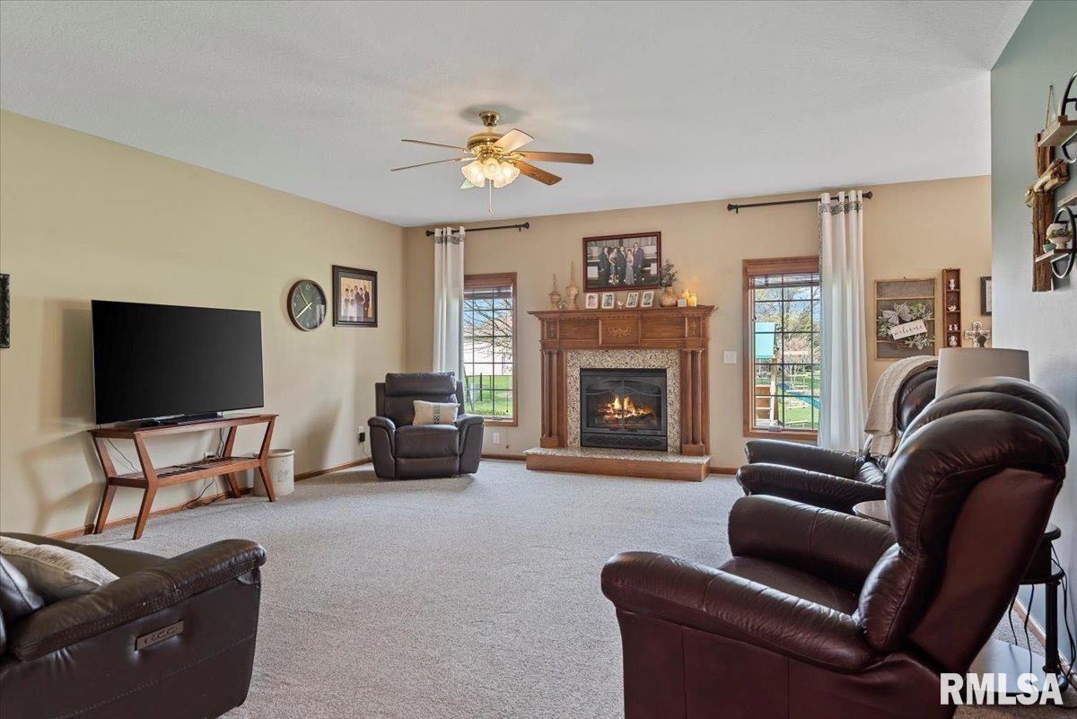 29 Elizabeth Place, Jacksonville, Illinois image 6