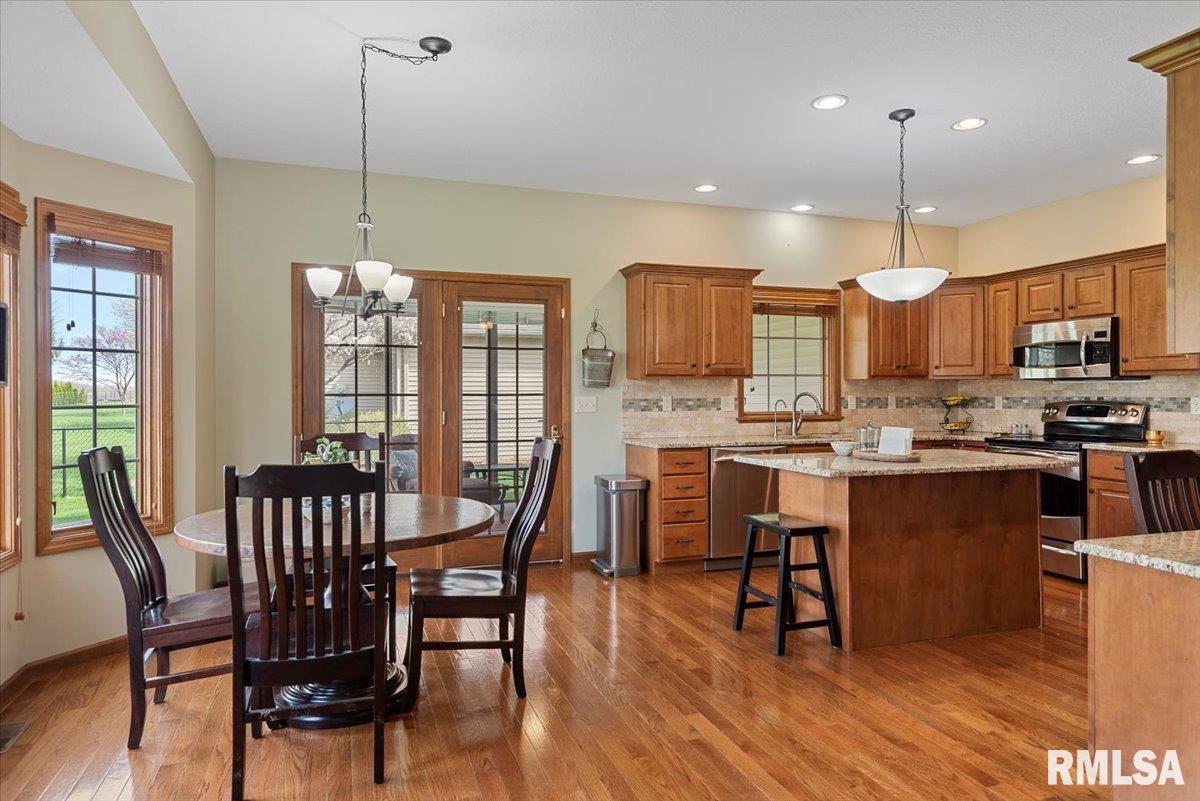 29 Elizabeth Place, Jacksonville, Illinois image 11