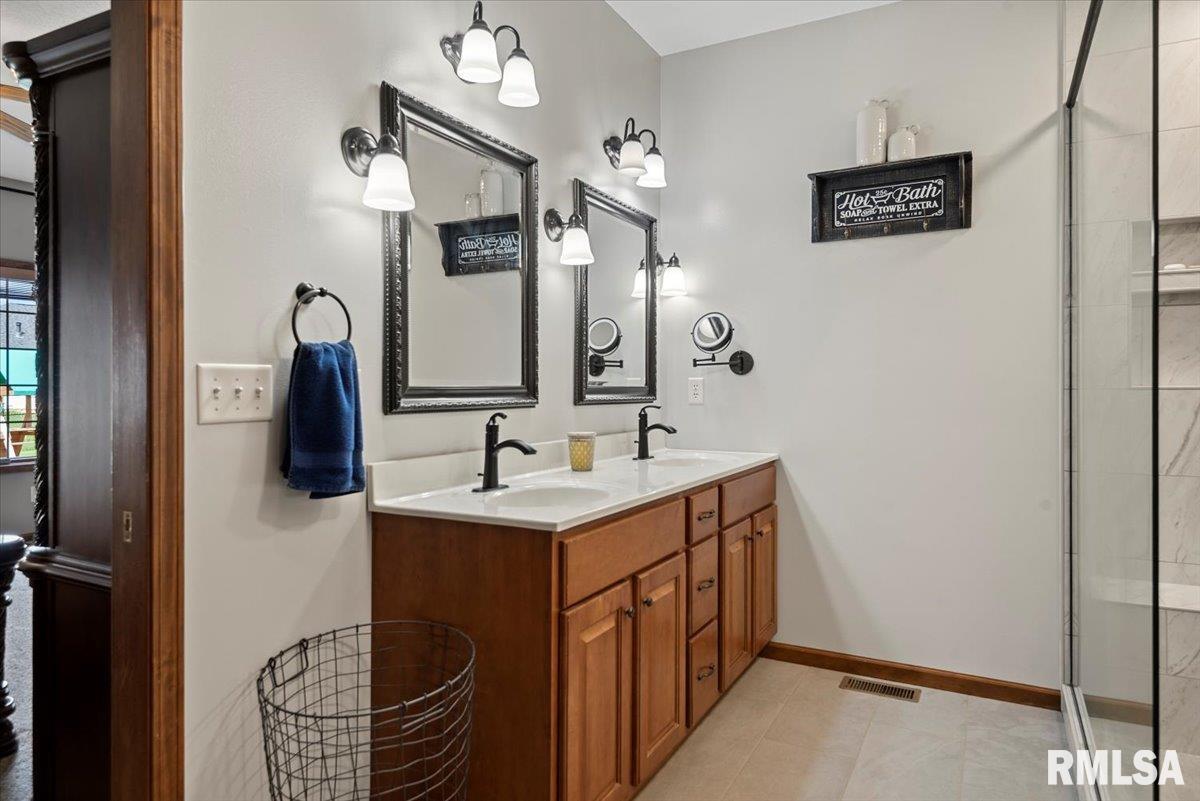 29 Elizabeth Place, Jacksonville, Illinois image 22