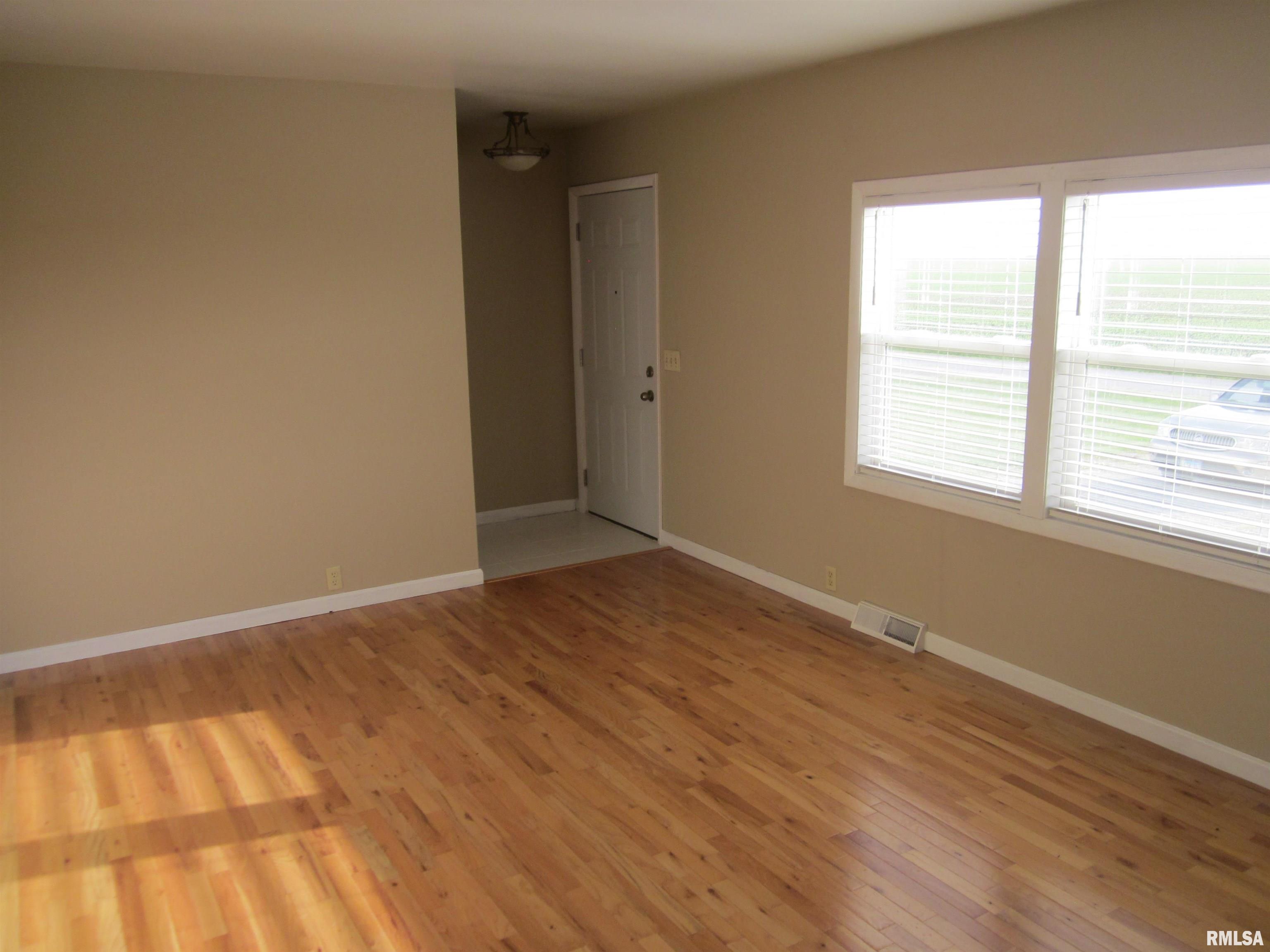 16827 2850 E, Forest City, Illinois image 4