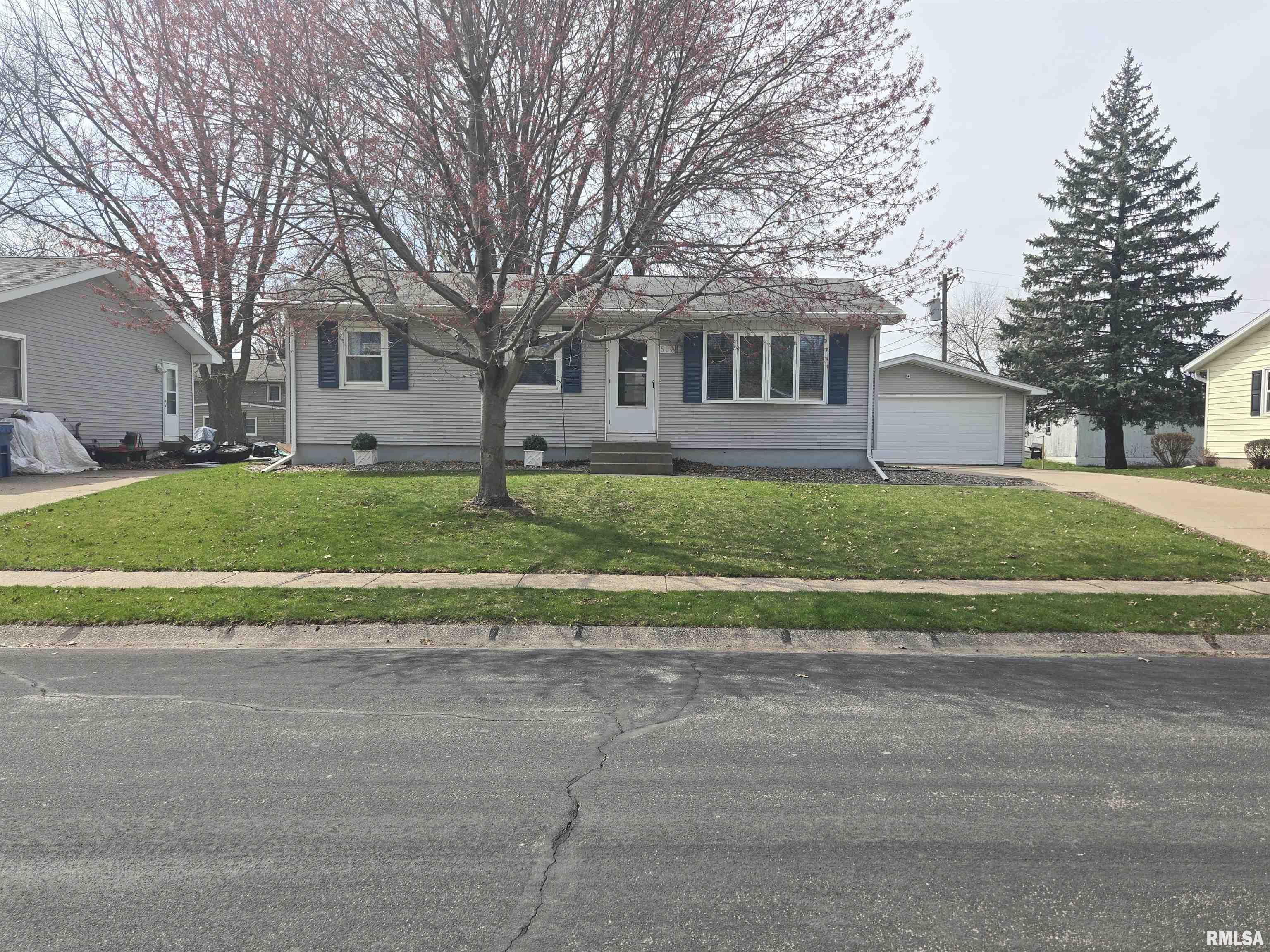 502 N 5th Street, Eldridge, Iowa image 1