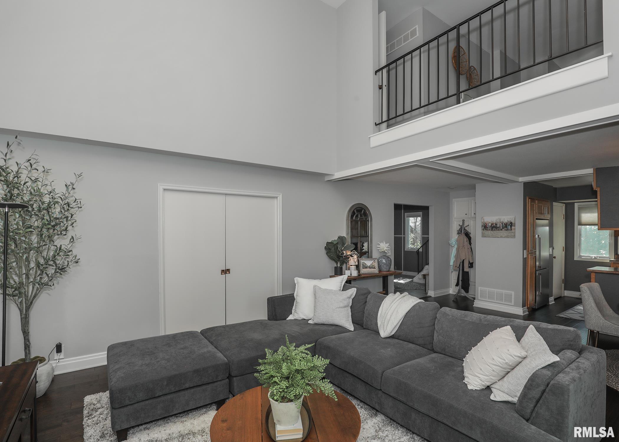 6401 Utica Ridge Road #11, Davenport, Iowa image 12