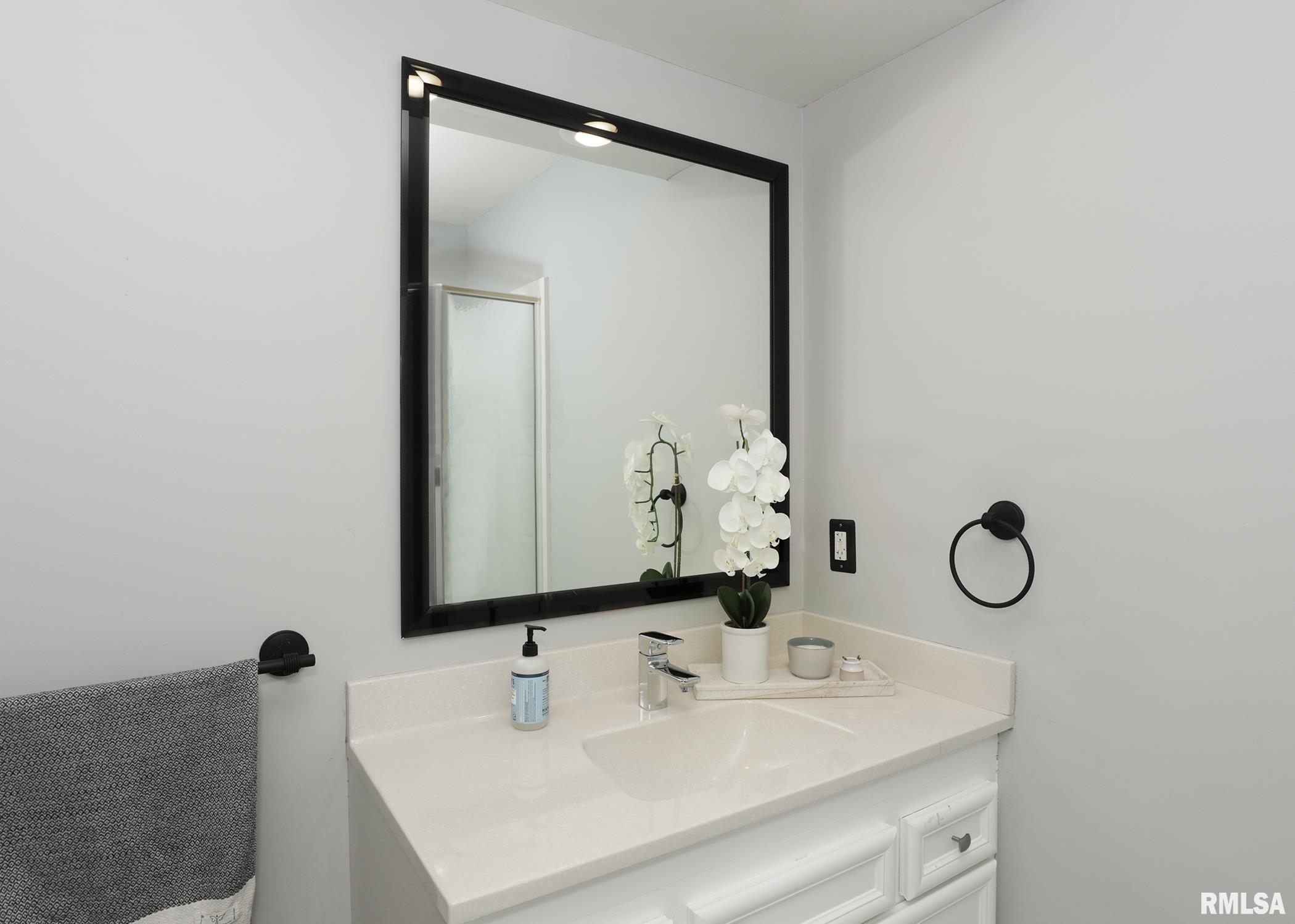 6401 Utica Ridge Road #11, Davenport, Iowa image 24