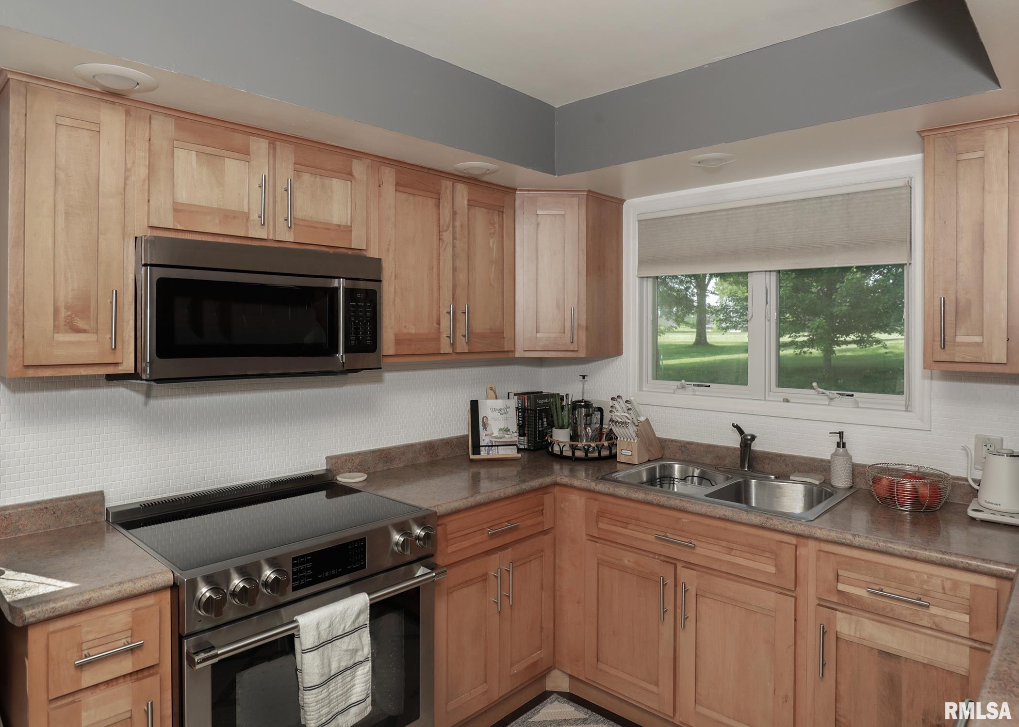 6401 Utica Ridge Road #11, Davenport, Iowa image 18