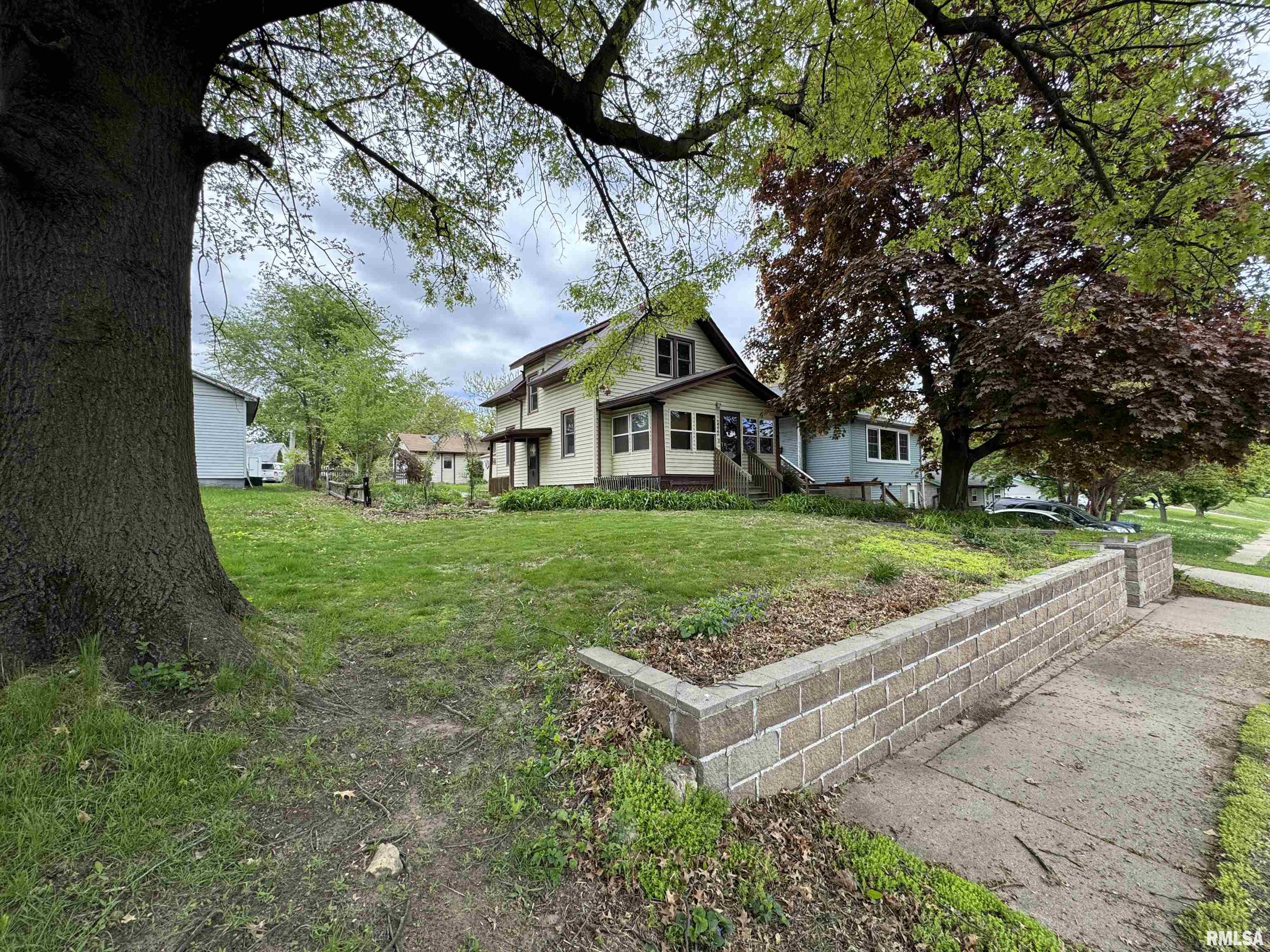 2332 Prospect Avenue, Clinton, Iowa image 1