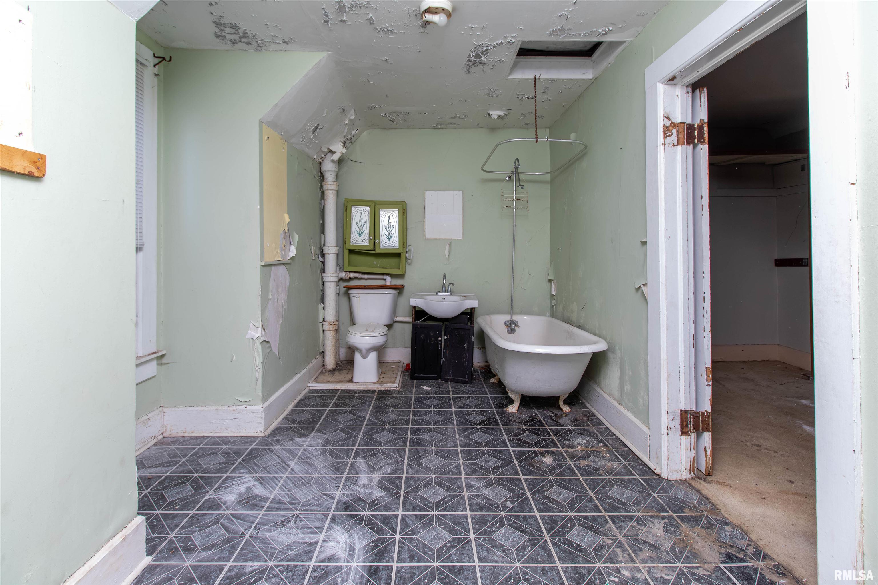 1457 W 4th Street, Davenport, Iowa image 11