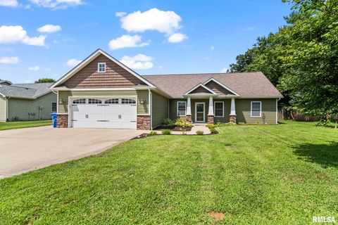 Homes For Sale - 203 Barn Hollow Drive<br/> Athens, IL 62613
