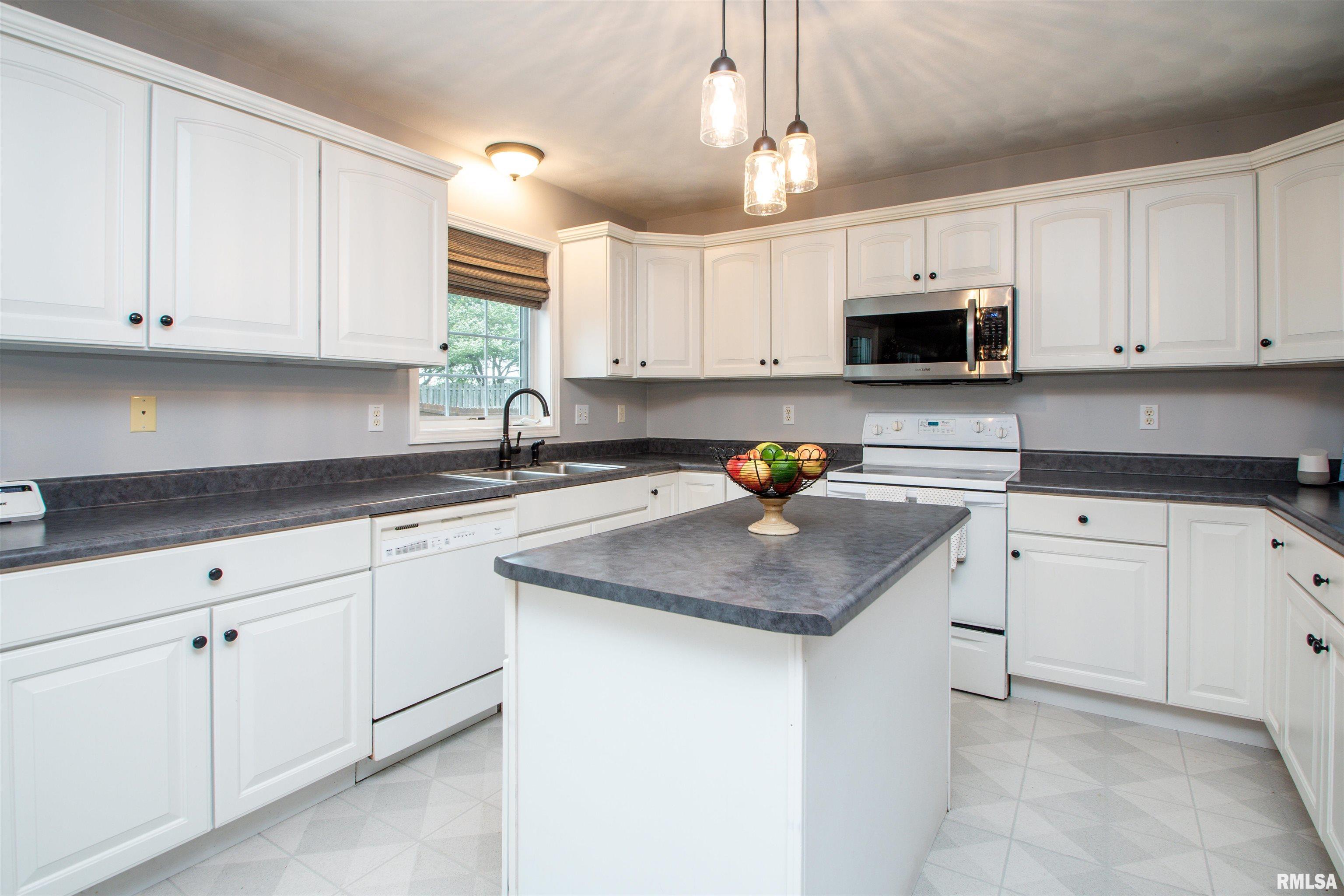 3611 W Brenwick Drive, Peoria, Illinois image 14