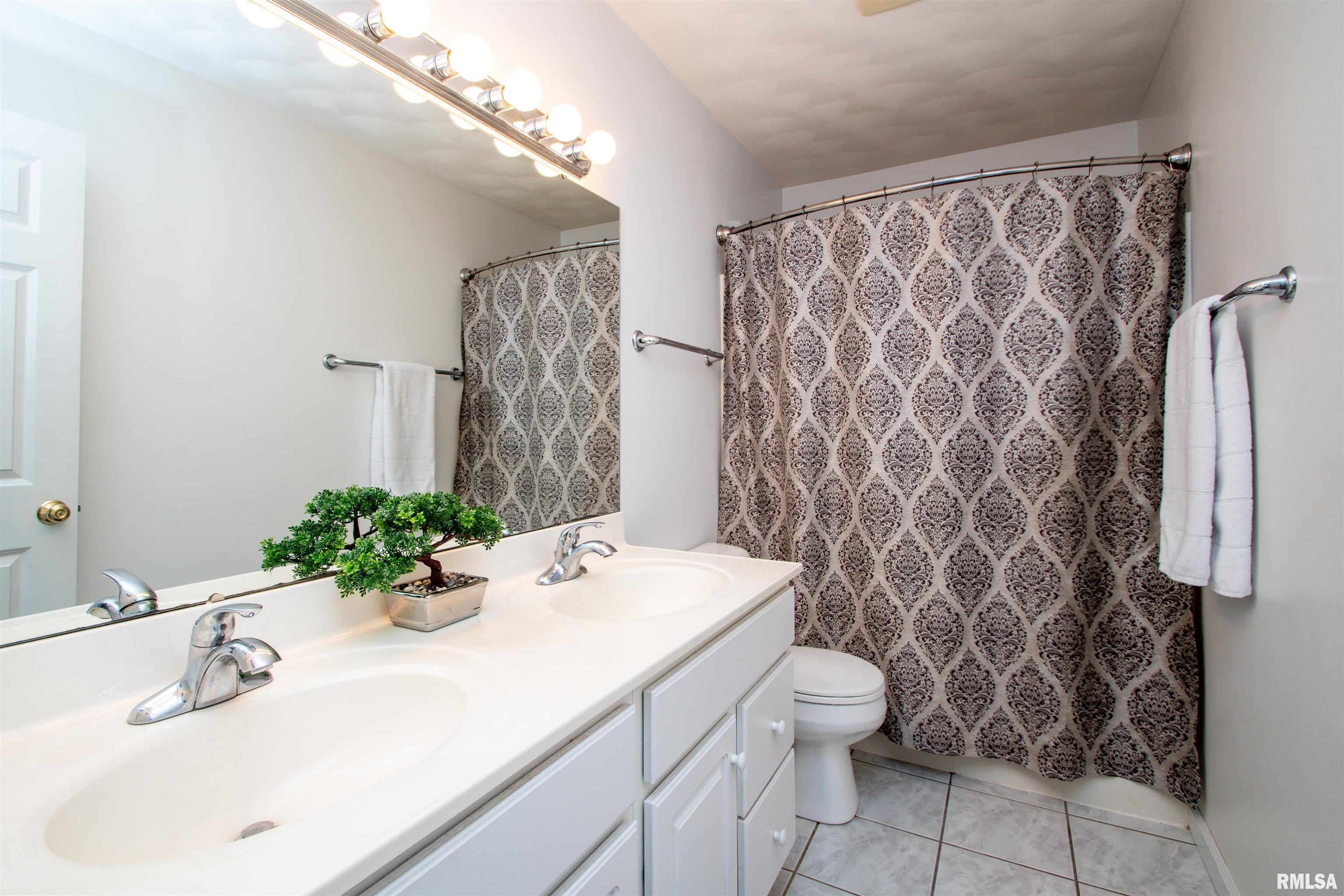 3611 W Brenwick Drive, Peoria, Illinois image 23