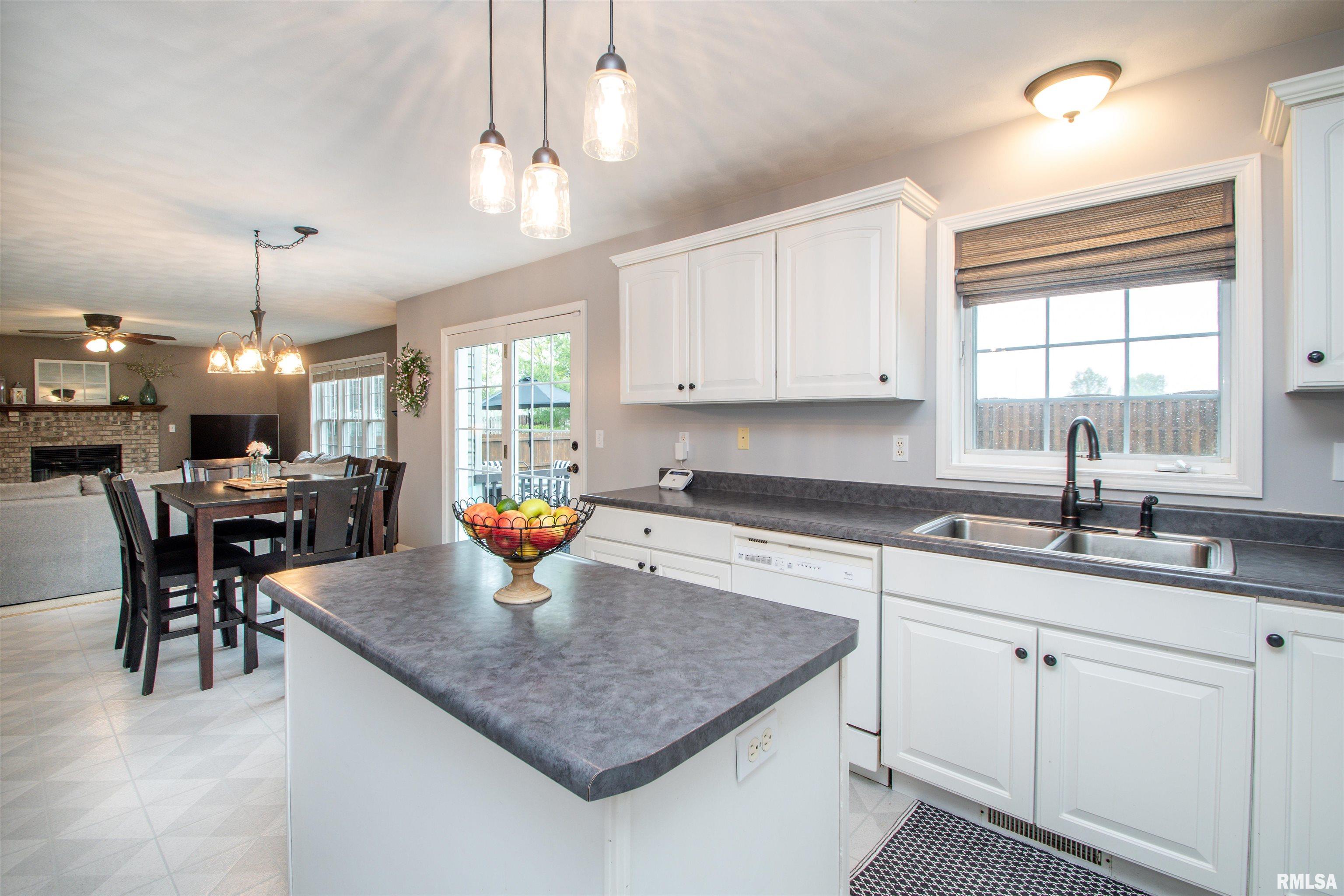 3611 W Brenwick Drive, Peoria, Illinois image 12