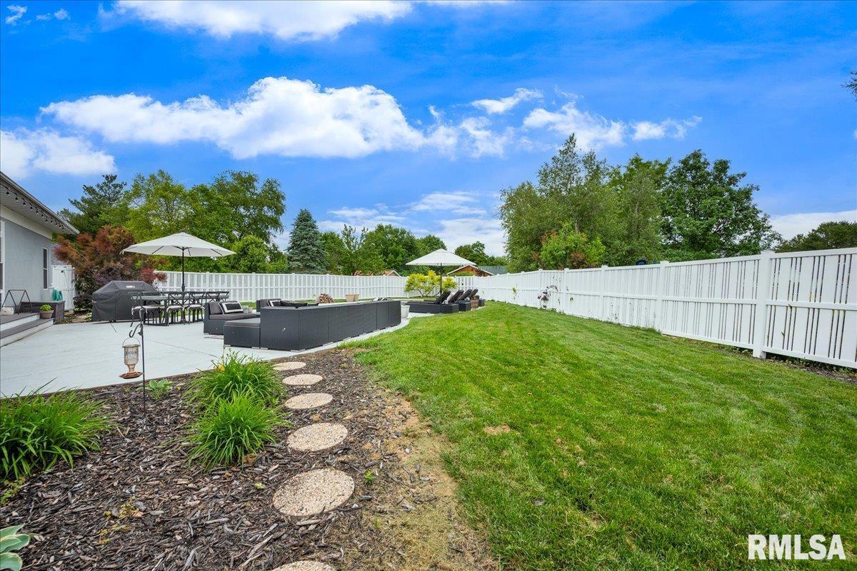 4 Fairway Drive, Monmouth, Illinois image 40