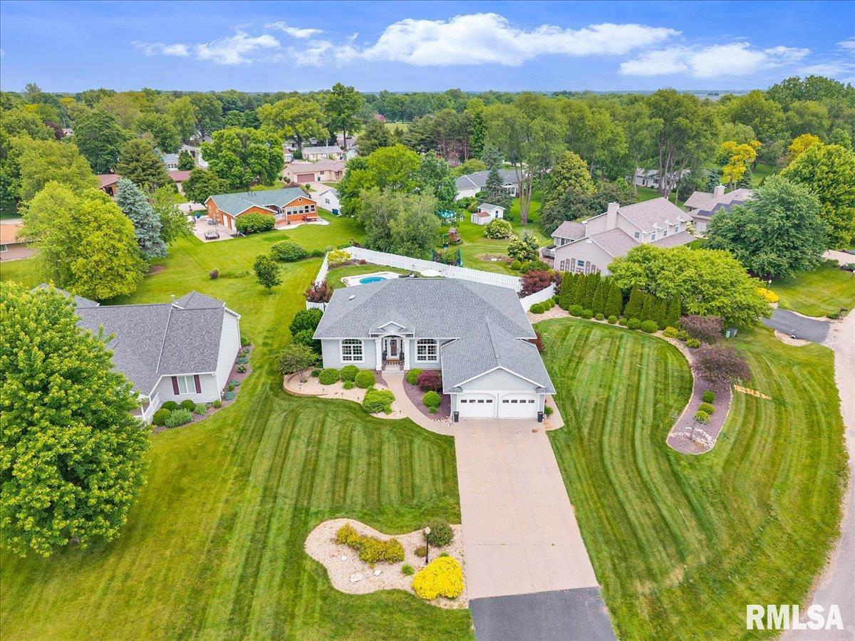 4 Fairway Drive, Monmouth, Illinois image 45