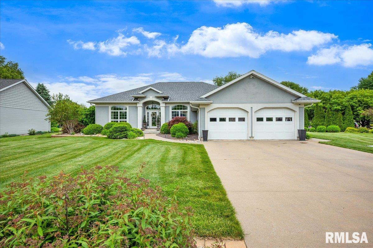 4 Fairway Drive, Monmouth, Illinois image 1