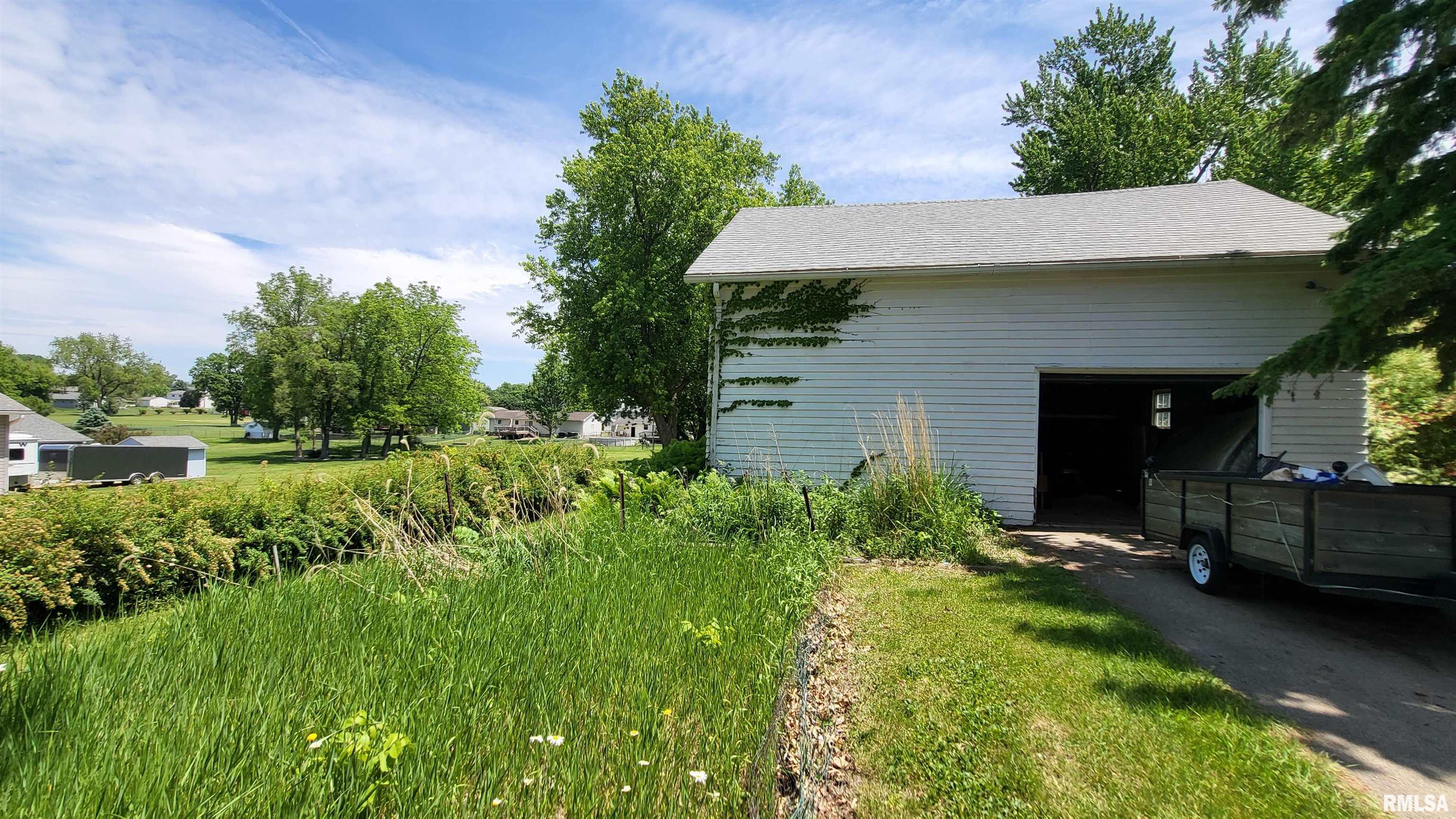 1740 8th Avenue South, Clinton, Iowa image 17