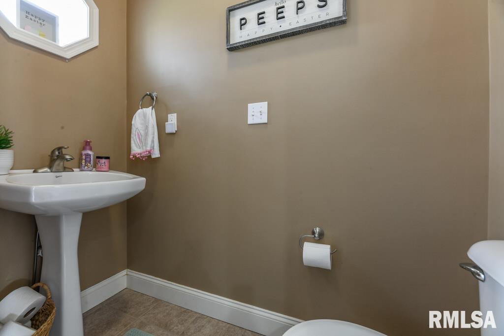 3321 W King James Road, Peoria, Illinois image 26