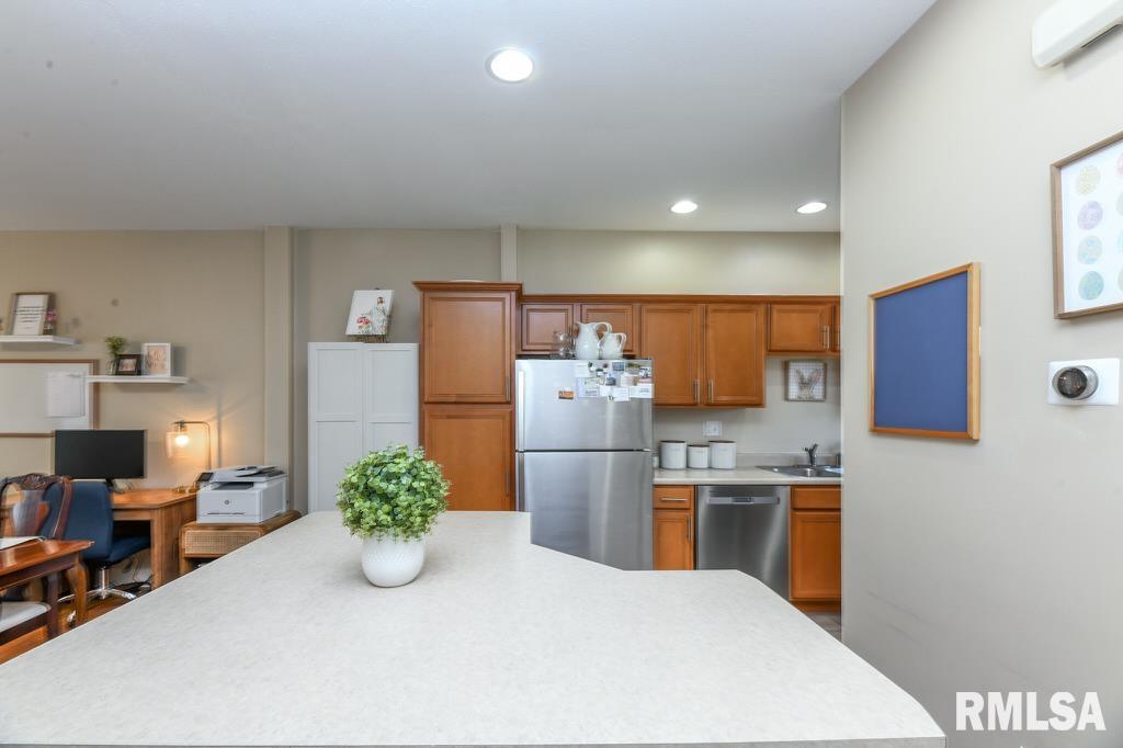 3321 W King James Road, Peoria, Illinois image 9