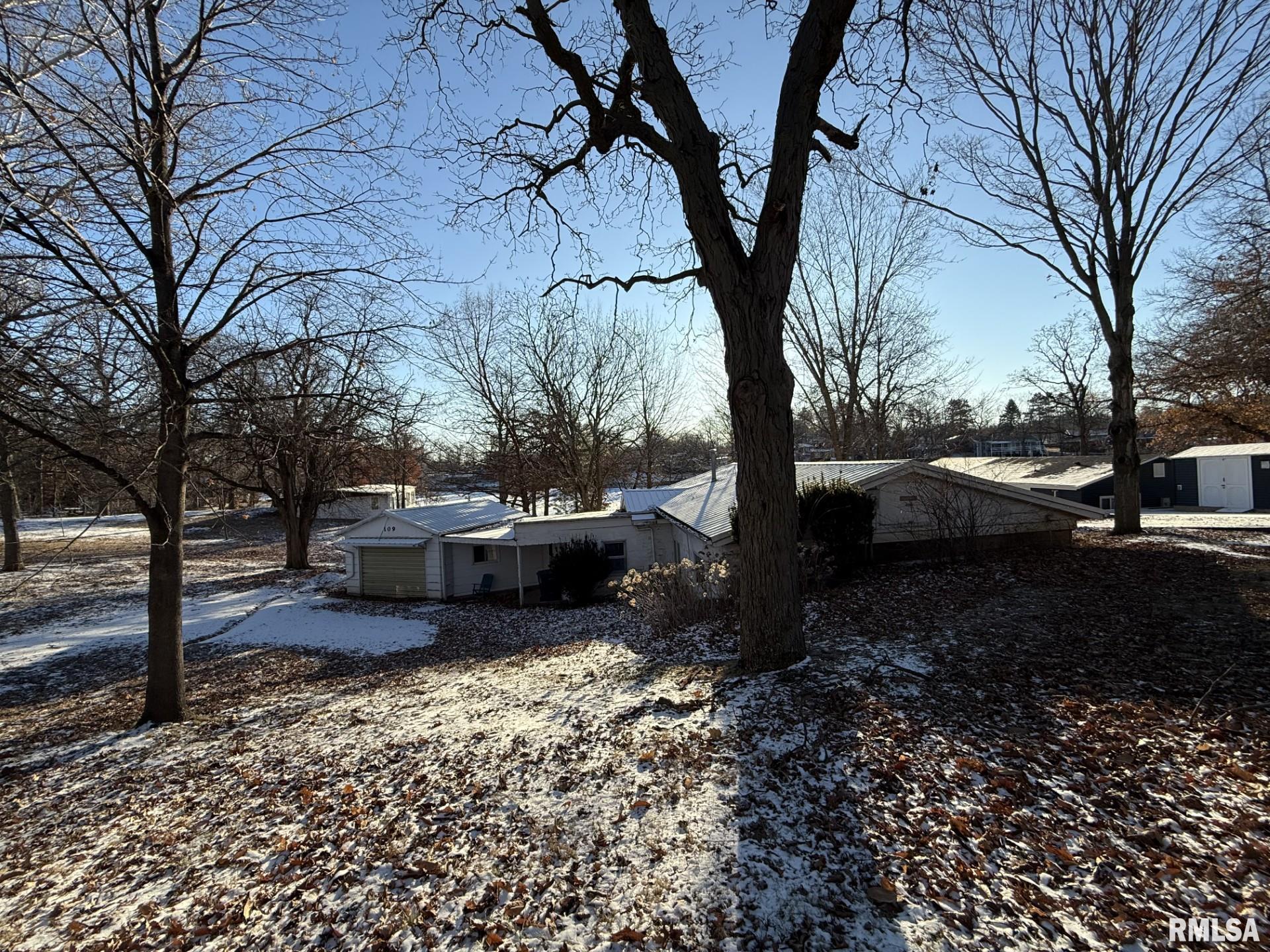 109 Lake Warren Drive, Monmouth, Illinois image 9