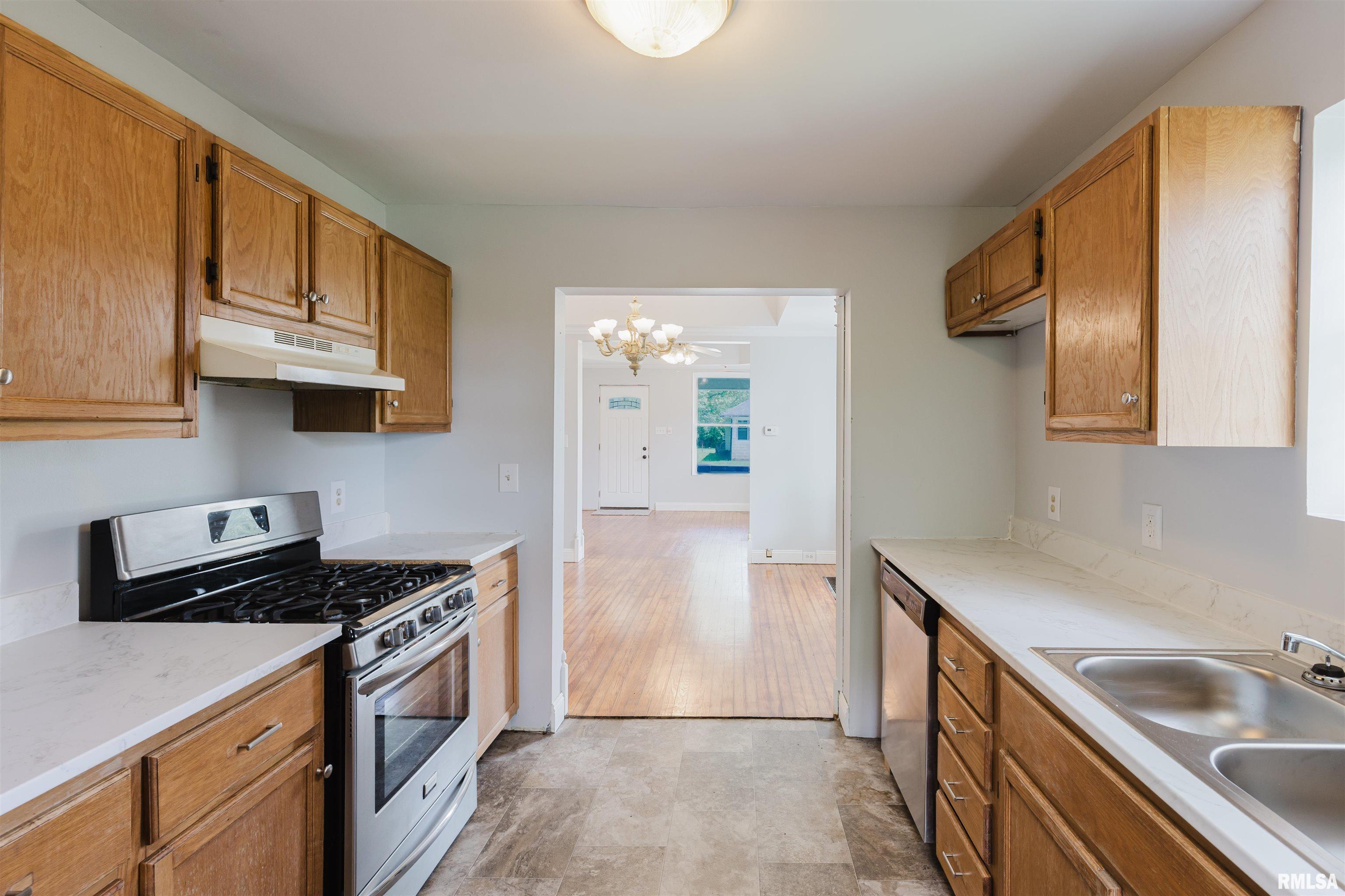 619 S 20th Street, Murphysboro, Illinois image 11