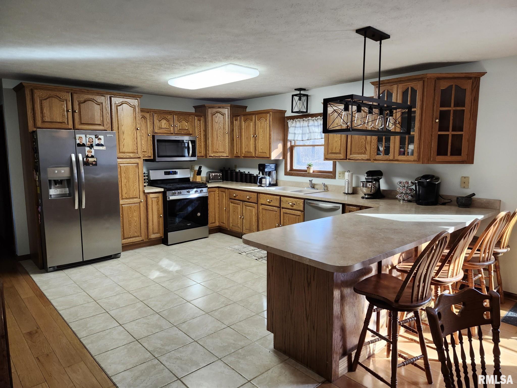 8956 Strawberry Lane, Dawson, Illinois image 9