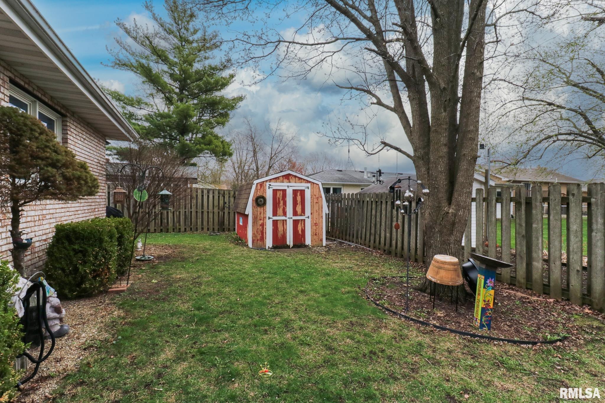 56 Brookshire Green, Bloomington, Illinois image 37