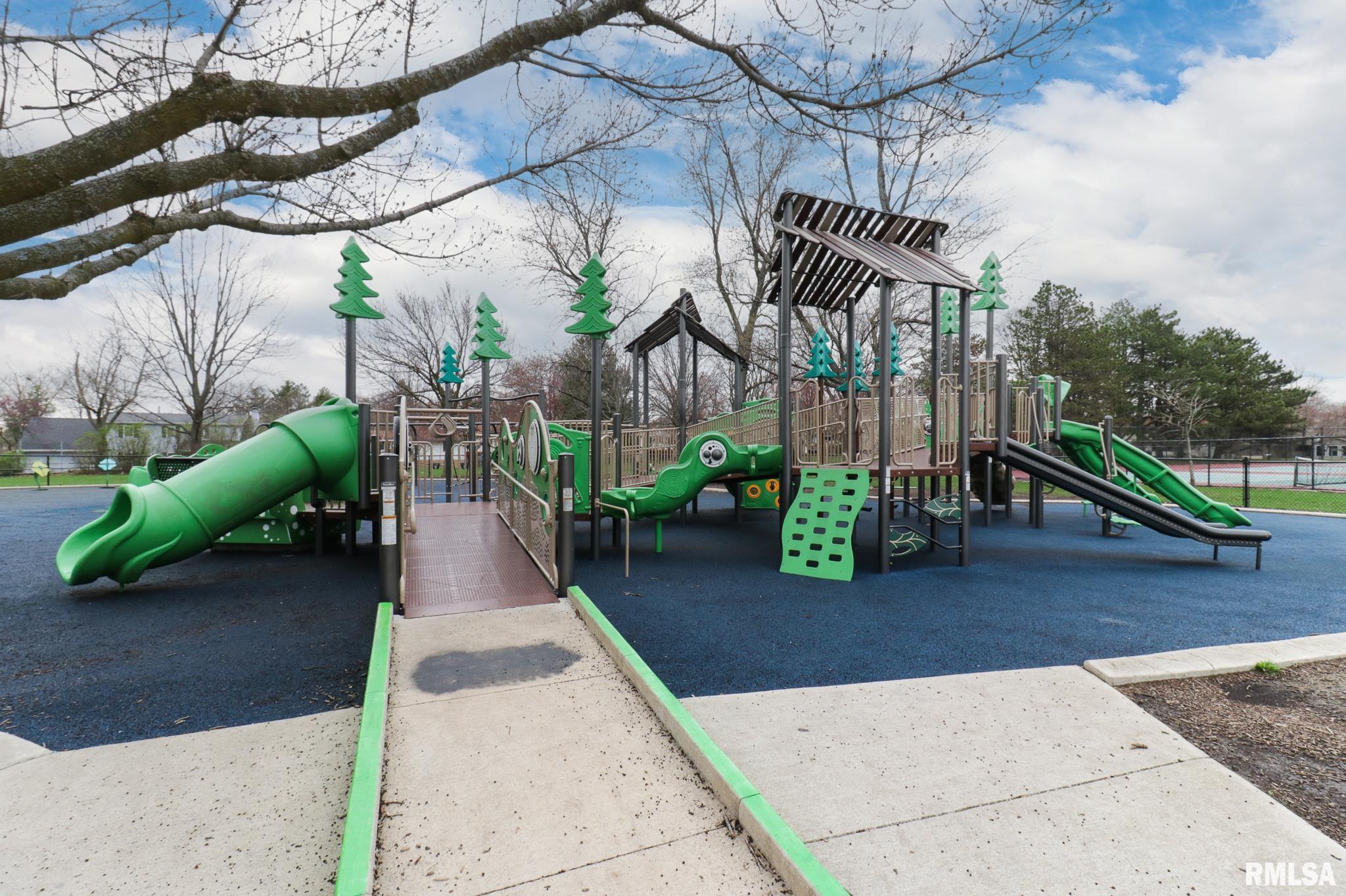 56 Brookshire Green, Bloomington, Illinois image 46
