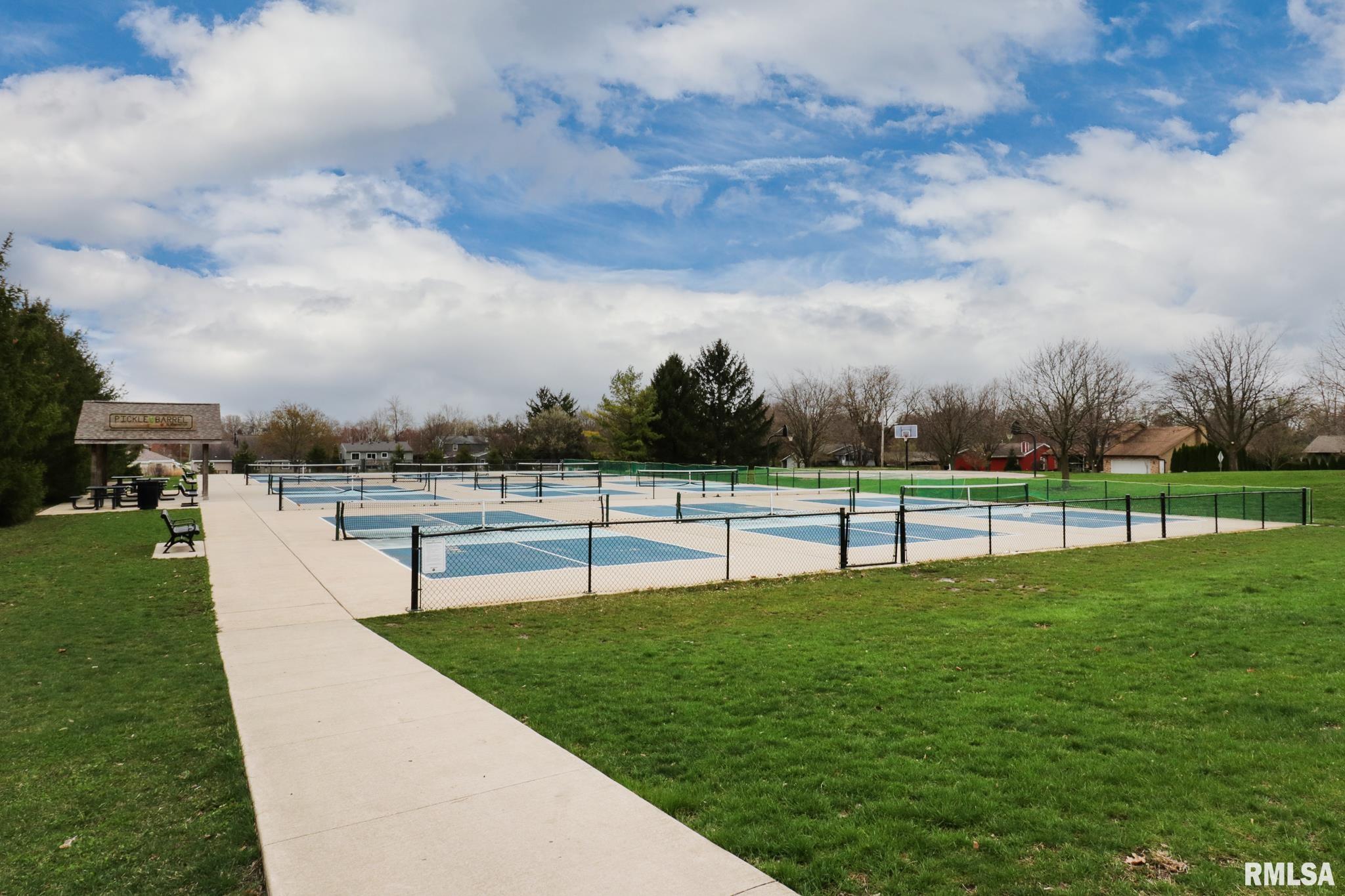 56 Brookshire Green, Bloomington, Illinois image 49